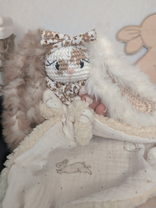 Bébé lapin Emily - monptibb-crochet